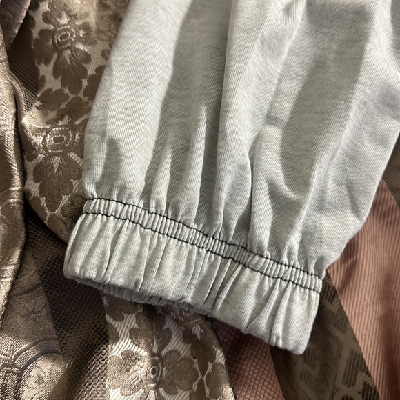 Two-tone, two piece set gray & black size XL - Picture 5 of 10